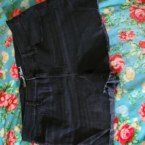 Universal thread 16w shorts